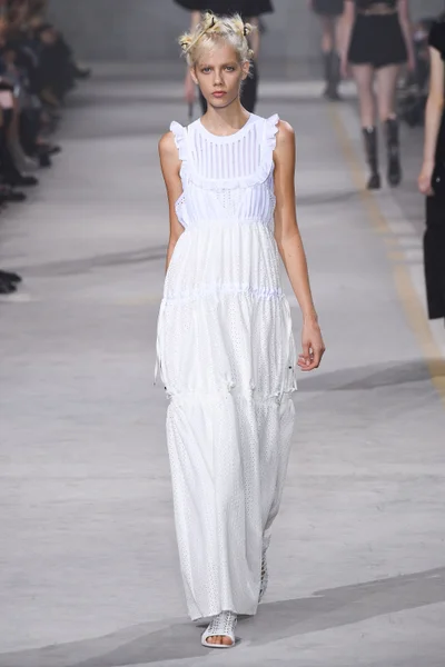 Look 17
